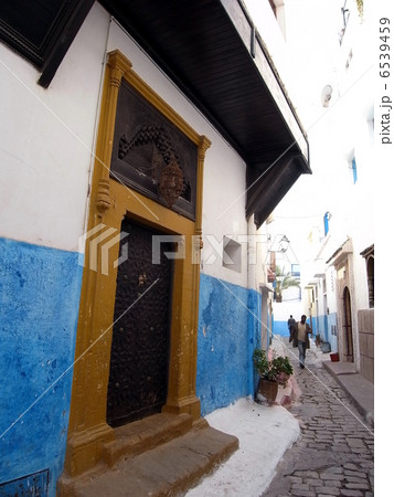 青と白の居住地（ラバト） 6539459