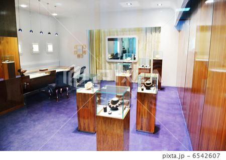 jewelry store indoors 6542607