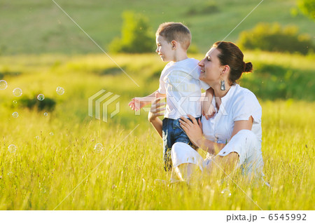 woman child bubble woman child bubble 6545992