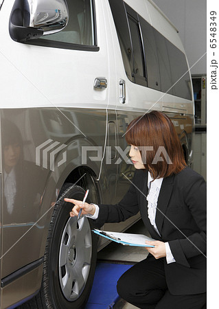 レンタカーの運行前点検 6548349