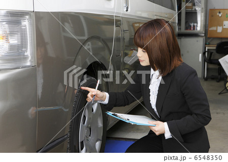 レンタカーの運行前点検 6548350