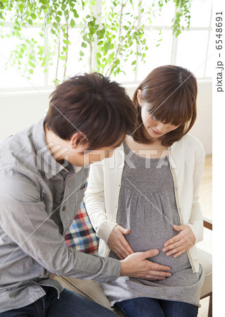 妊婦と夫 6548691