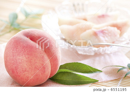 食べごろの桃 食べごろの桃 6551195
