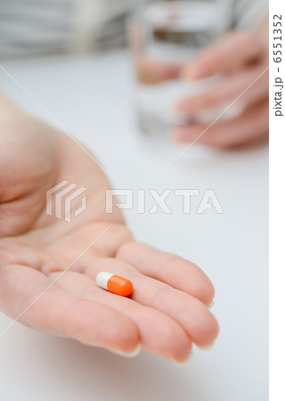 カプセル薬 カプセル薬 6551352