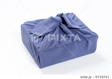 風呂敷包みの贈り物 6556042