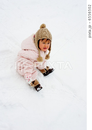 雪と子供 6556502