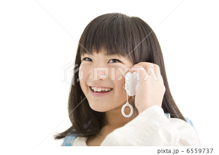 電話で話をする女の子 6559737