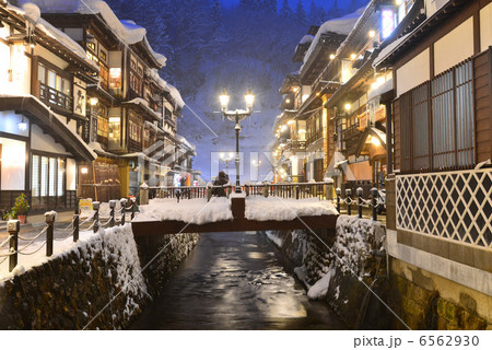 冬の銀山温泉 6562930