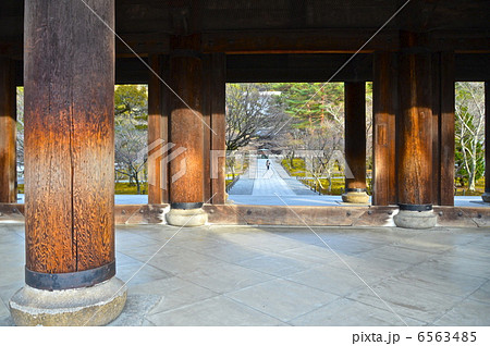南禅寺の三門の柱（京都市左京区南禅寺福地町） 6563485