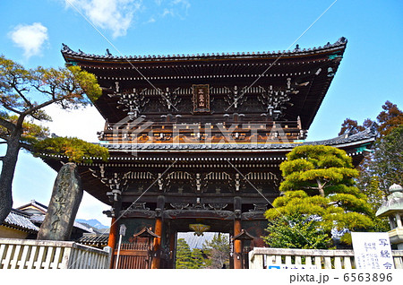 清凉寺の「仁王門」（京都市右京区嵯峨釈迦堂藤ノ木町） 6563896