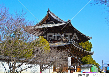 仁和寺の「二王門」（京都市右京区御室／京都府） 6563898