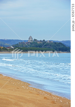 東の浜から望む唐津城 6567733