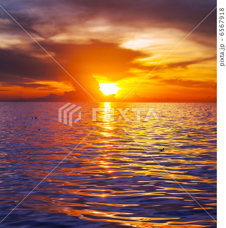 Sea sunset 6567918