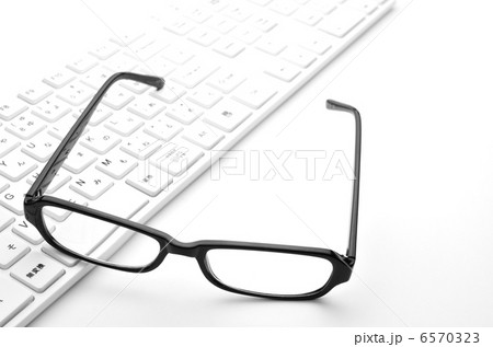 めがね　黒縁　キーボード 6570323