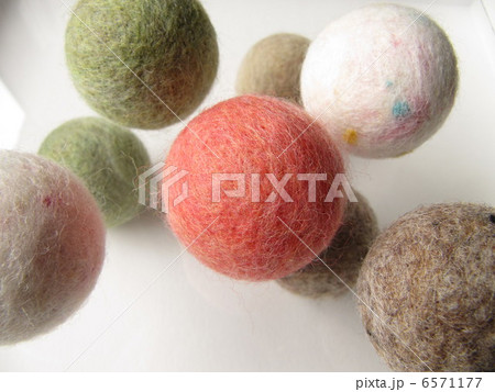 フェルトボール 6571177