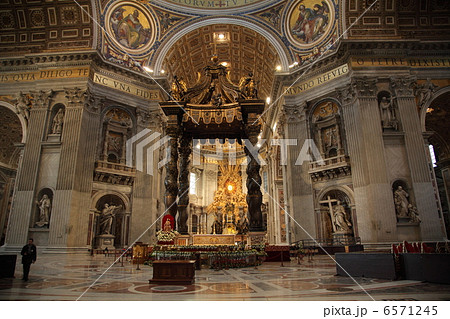 サン・ピエトロ大聖堂 6571245