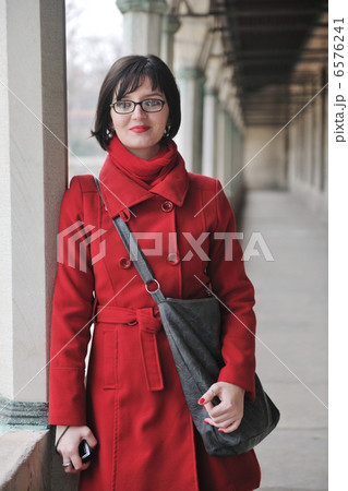 woman visit ancient istambul in turkey woman visit ancient istambul in turkey 6576241