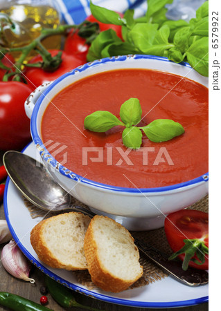 Traditional tomato soup Traditional tomato soup 6579922