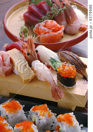 刺身盛り合わせとにぎり寿司 刺身盛り合わせとにぎり寿司 6579986