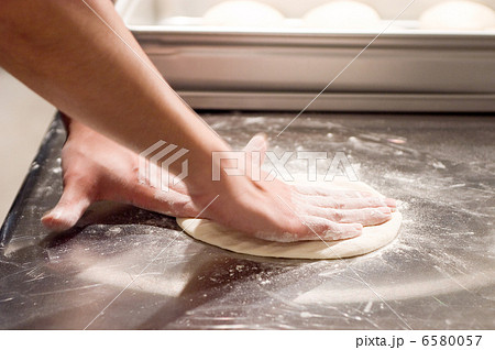 ピザ生地 6580057
