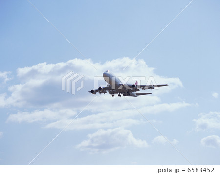 空と飛行機 6583452