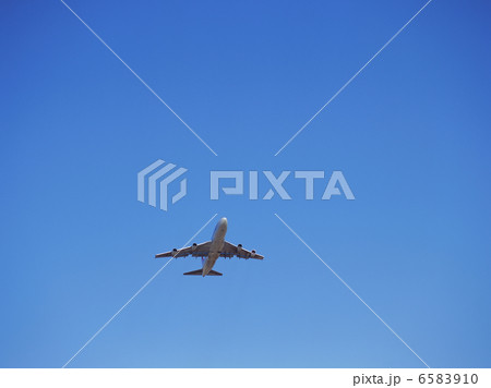 空と飛行機 6583910