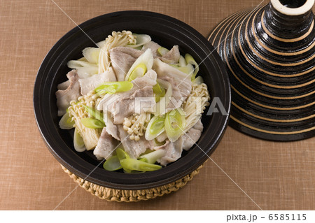 家庭の鍋料理 6585115