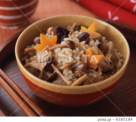 秋の料理 6585184