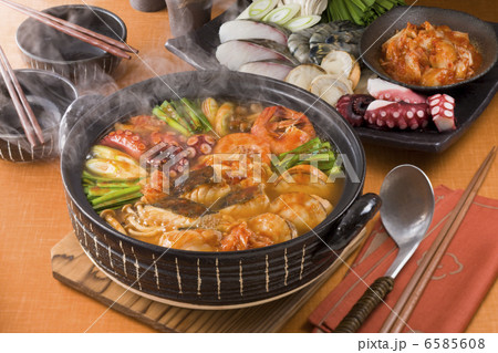 家庭の鍋料理 家庭の鍋料理 6585608