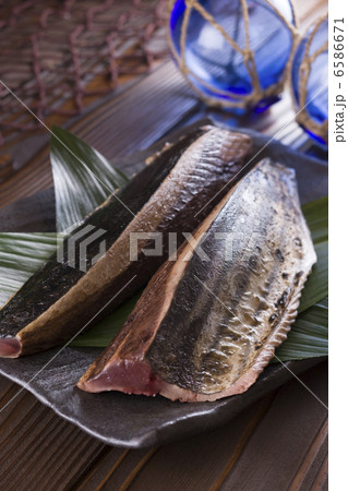 魚料理と切身 6586671