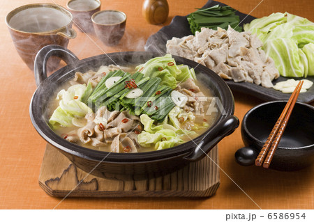 家庭の鍋料理 6586954