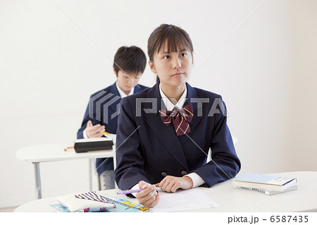 中高生と家族 中高生と家族 6587435