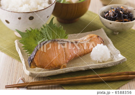 魚料理と切身 6588356