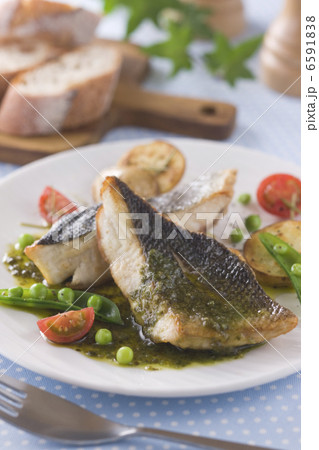 魚料理と切身 6591838