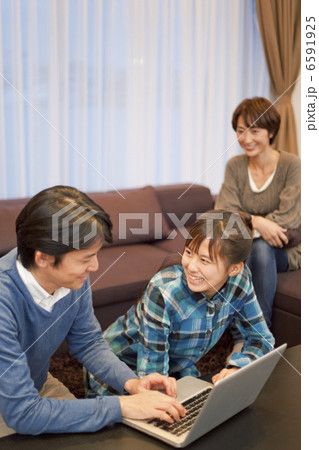 中高生と家族 中高生と家族 6591925