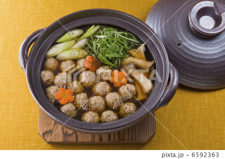 家庭の鍋料理 6592363