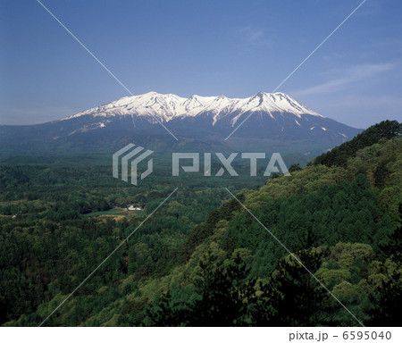 春の御嶽山 春の御嶽山 6595040