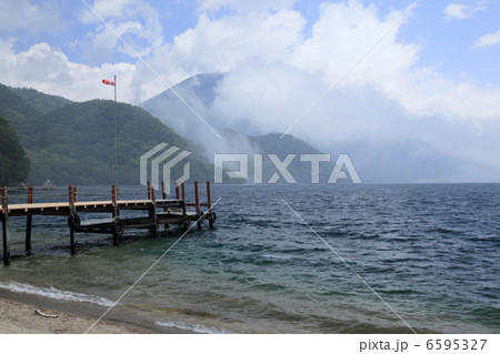 中禅寺湖と男体山 中禅寺湖と男体山 6595327