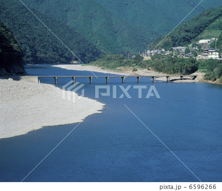 岩間の沈下橋 6596266