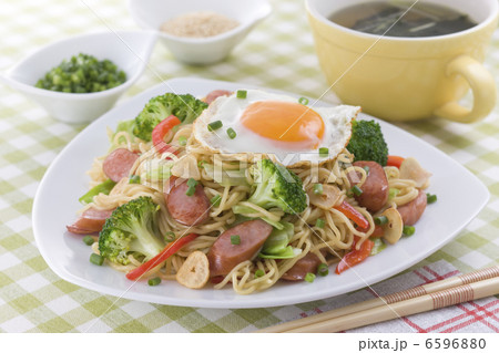 洋風焼きそば 6596880