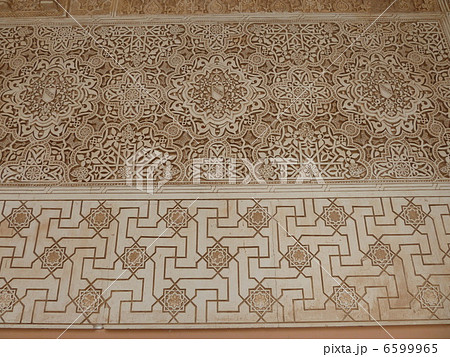 スペイン アルハンブラ宮殿の壁画装飾の写真素材 [6599965] - PIXTA
