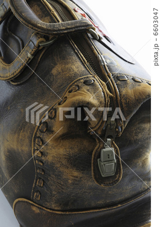 古い皮のボストンバック 6603047