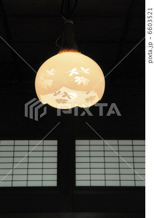 電気と笠 6603521