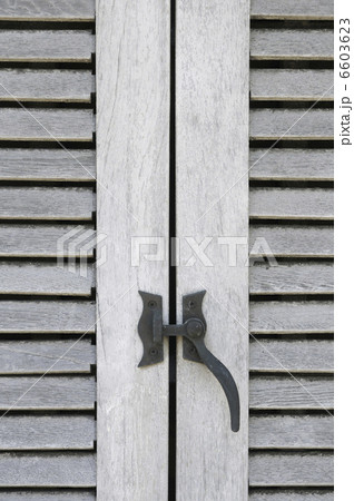 開き雨戸の鍵 6603623