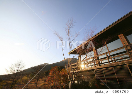 テラスと青空 6603769