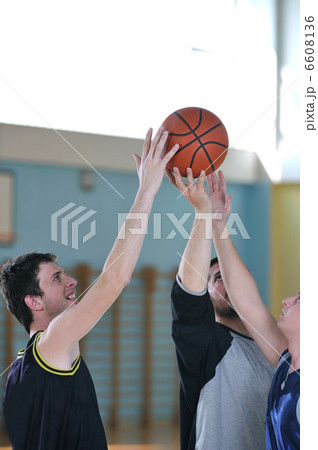 basketball duel 6608136