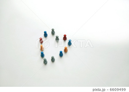 Concept of a multi-colored crowd 6609499