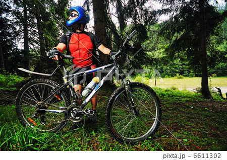 mount bike man outdoor 6611302
