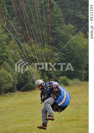 paragliding sport 6612393