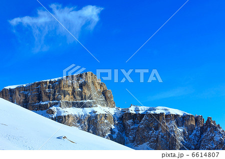 Beautiful winter mountain landscape. 6614807